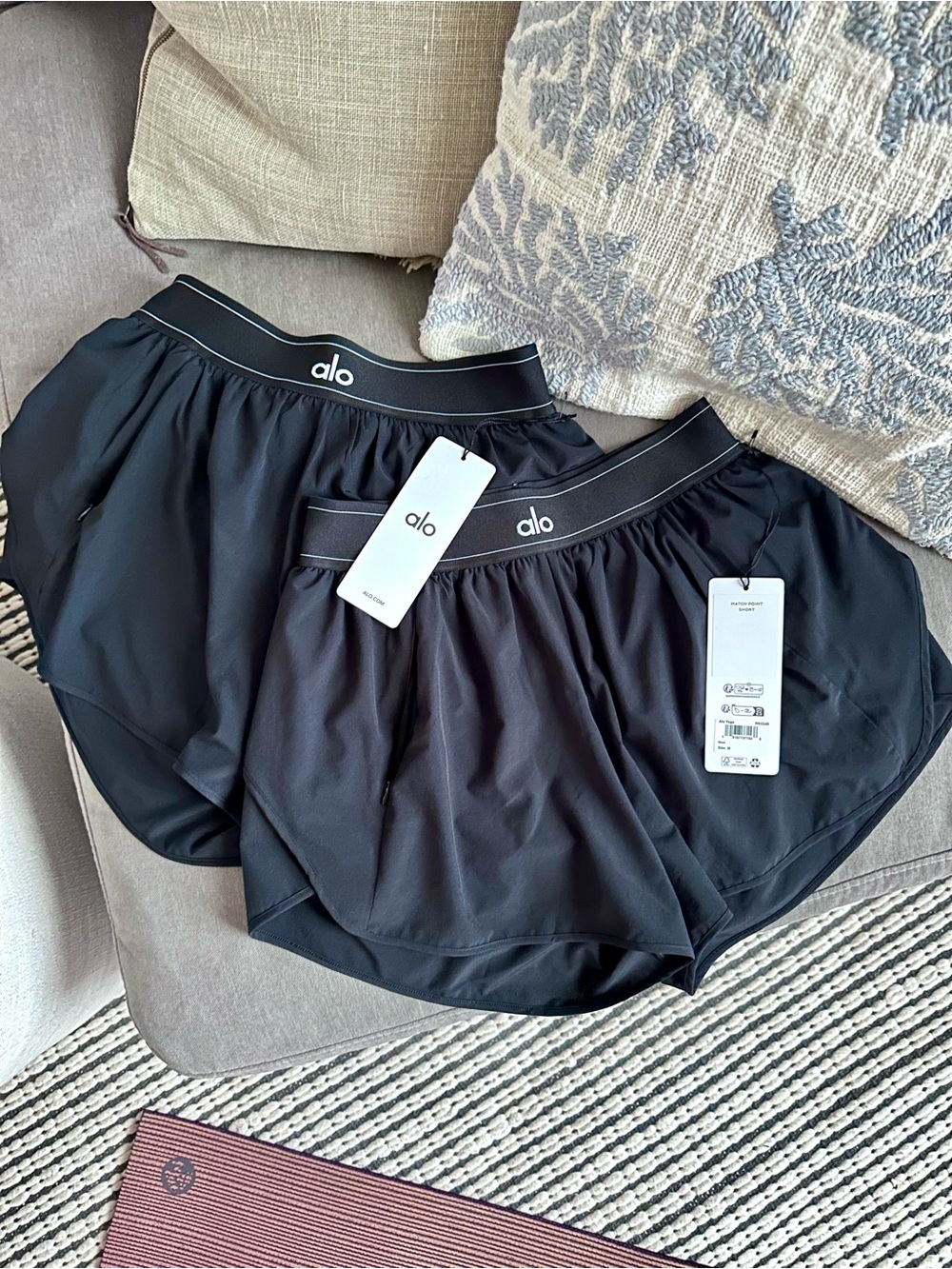 Alo Yoga match point short bundle